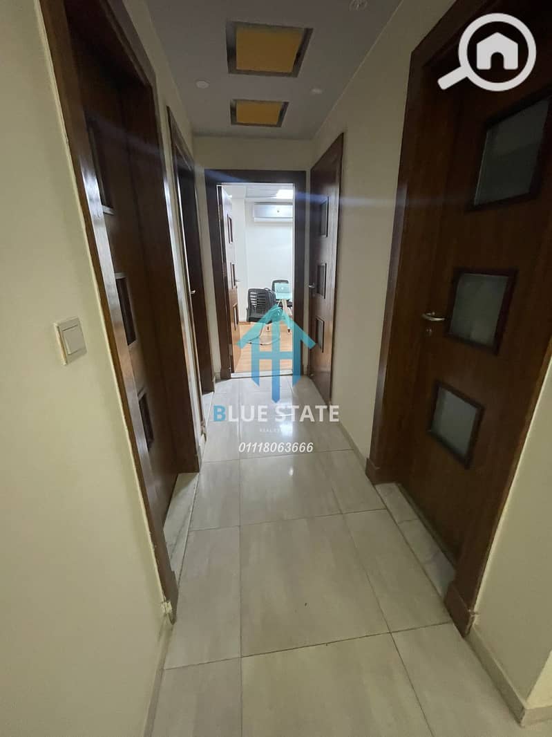 7 01118063666 (87). png