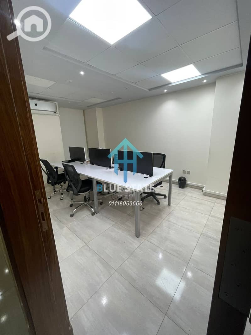 8 01118063666 (81). png