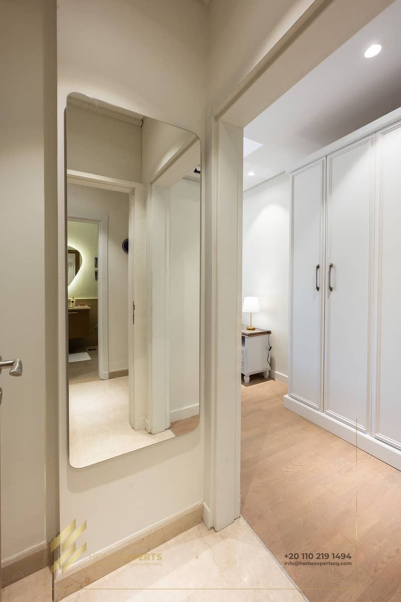 6 4933e8d8-e523-428d-ab10-6c7e5b2c4d5a. jpeg