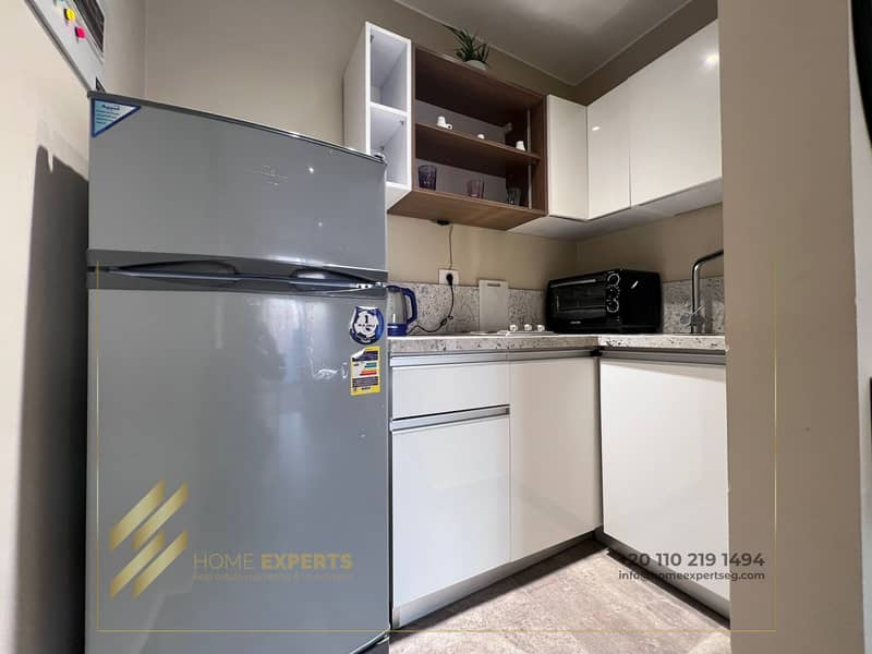 4 748f0d94-6c5a-45a9-bcac-cc29af769b1c. jpeg