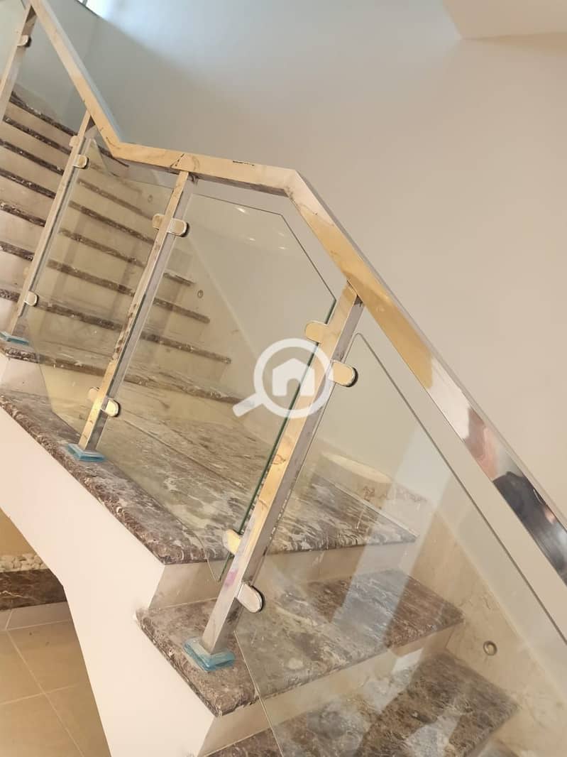 10 7021e31a-b456-4db0-9911-174ec3a82be9. jpeg