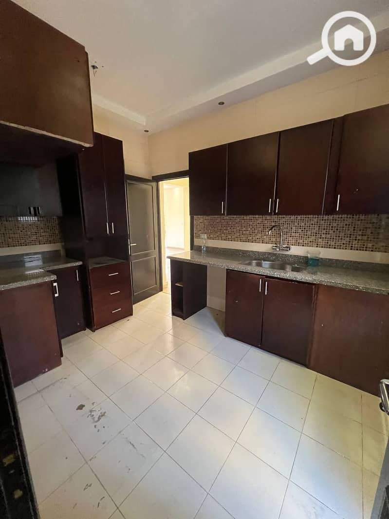 16 c4dcac95-40b9-44ed-a78e-6da28e91bc44. jpg