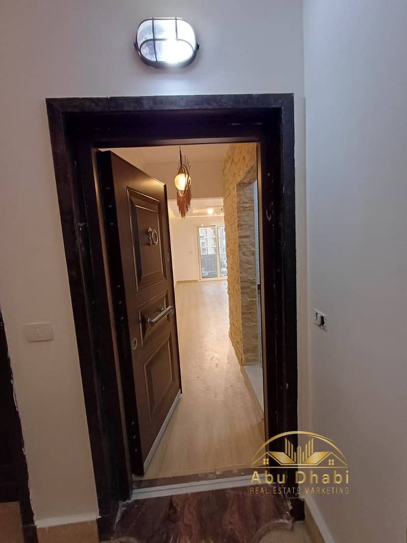 12 5a01b571-c7bf-46e2-a159-db2e41bc598e. jpg