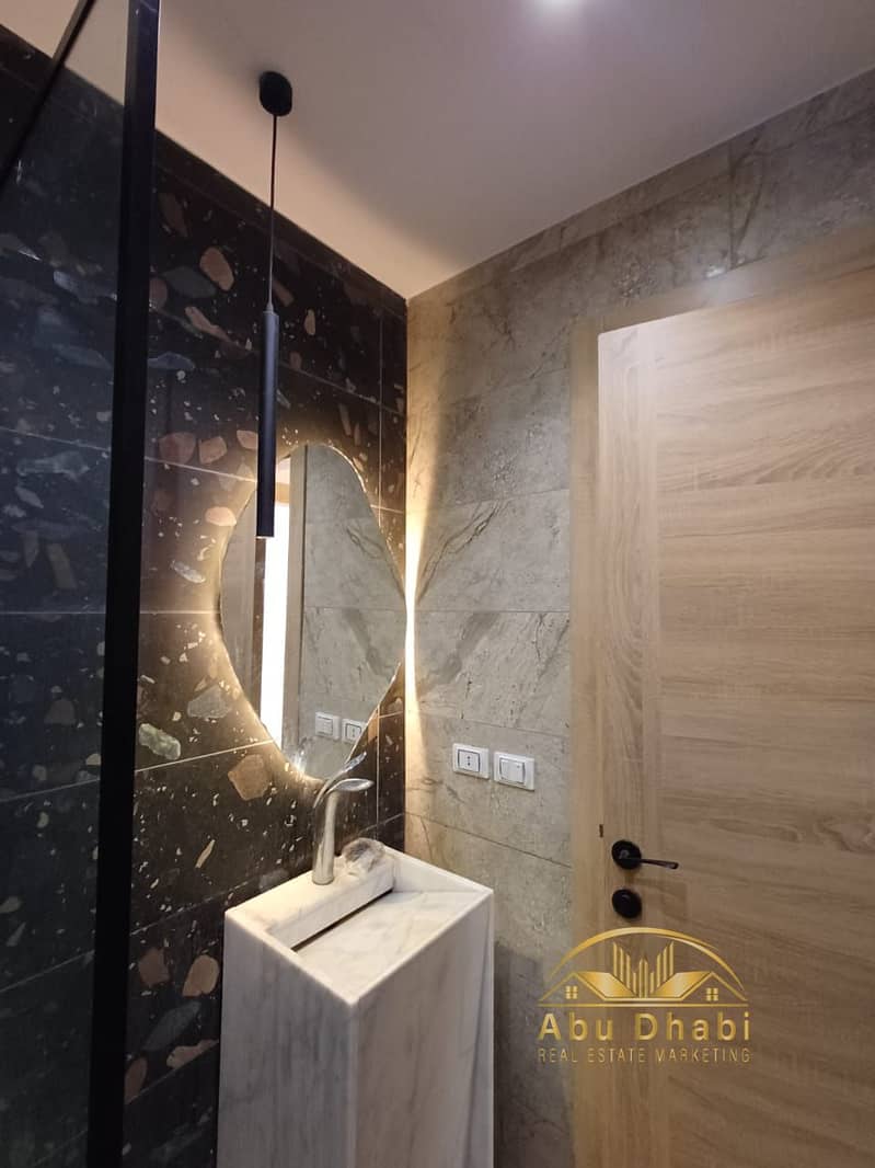 21 1eb43adc-2d92-4a77-80f2-7b09df8221e9. jpg