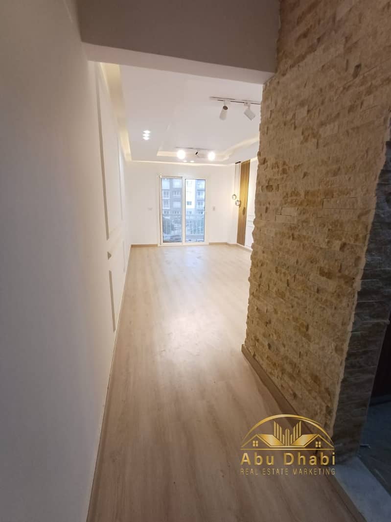 23 ff7d0b95-7556-4eaa-a641-2dc48a533316. jpg