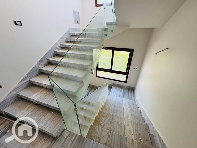 7 a1a93b74-6411-41e1-a550-0c3359727b14. jpeg