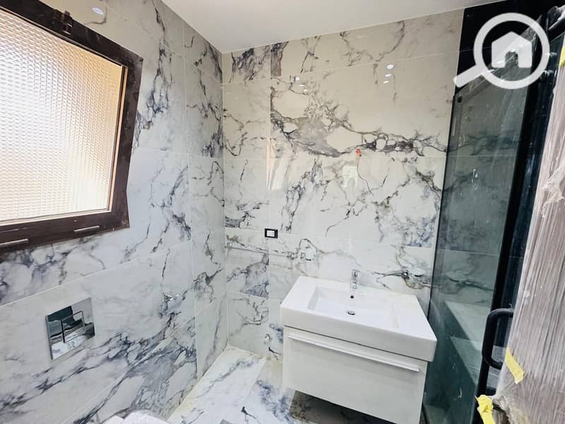 10 fc0c9351-49e0-439a-99c3-fc0ca49dc838. jpeg