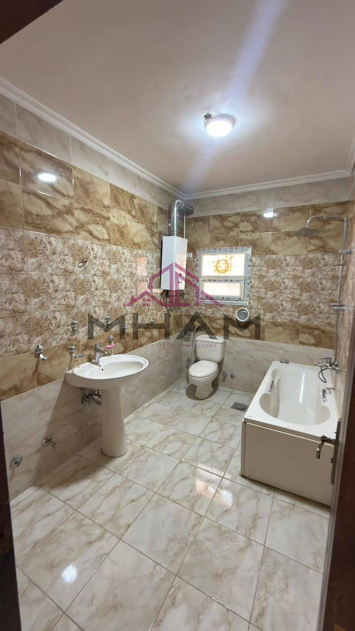 5 photo_5829912389560765204_y. jpg