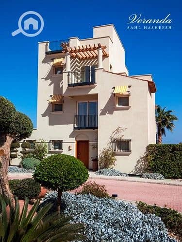 4 8a64c807-cdf3-442b-ad50-19e5f25bf8de. jpg