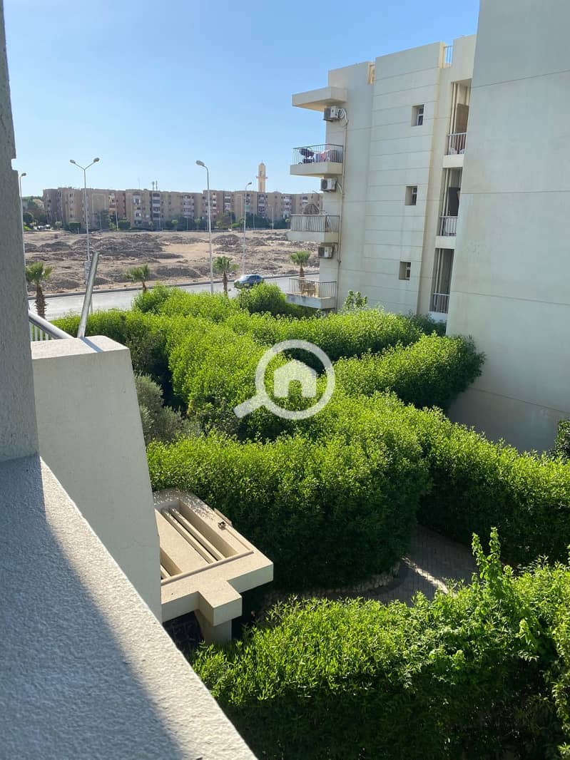 8 c065312d-6813-47ef-aae2-53dd66a62de0. jpg