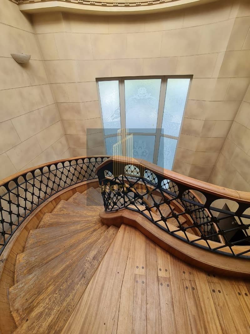 10 IMG-20251120-WA0013. jpg