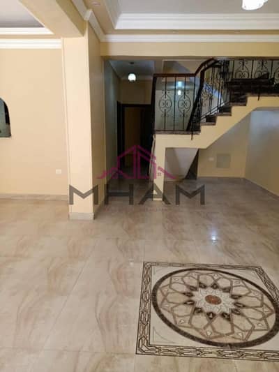 دوبلكس 5 غرف نوم للايجار في القاهرة الجديدة، القاهرة - photo_5825501041535946089_y. jpg