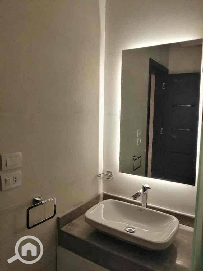 8 5e5c0728-37c5-4ec2-b7d8-640ea5e21304. jpg