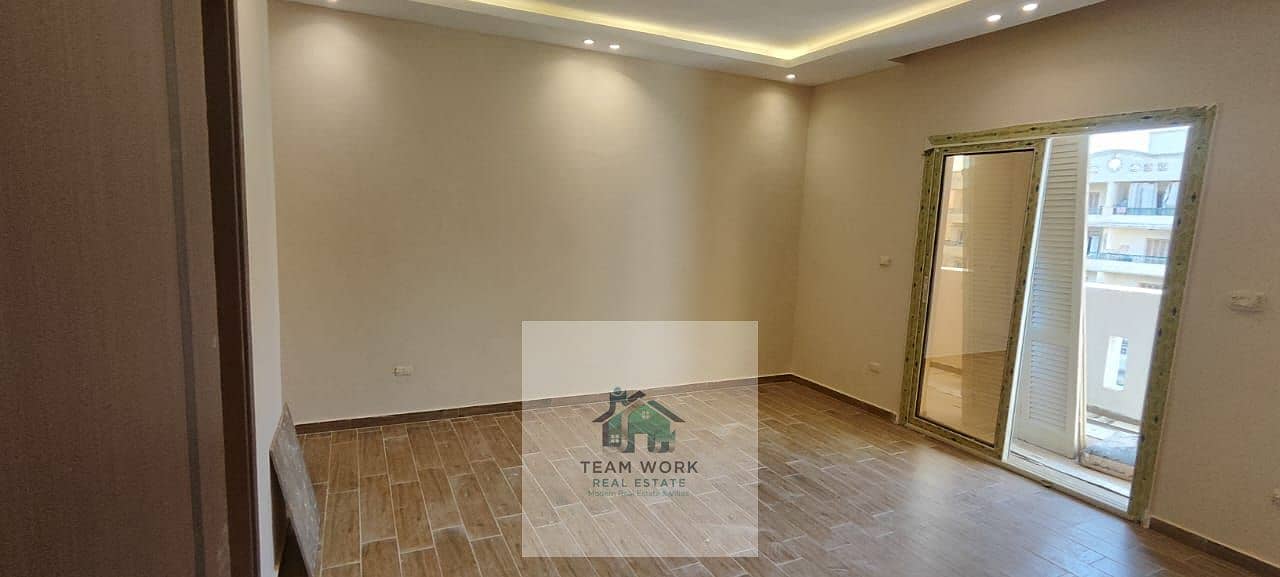 10 f05e62a7-191d-4ebf-a1b4-bc1b00ea3ee2. jpg