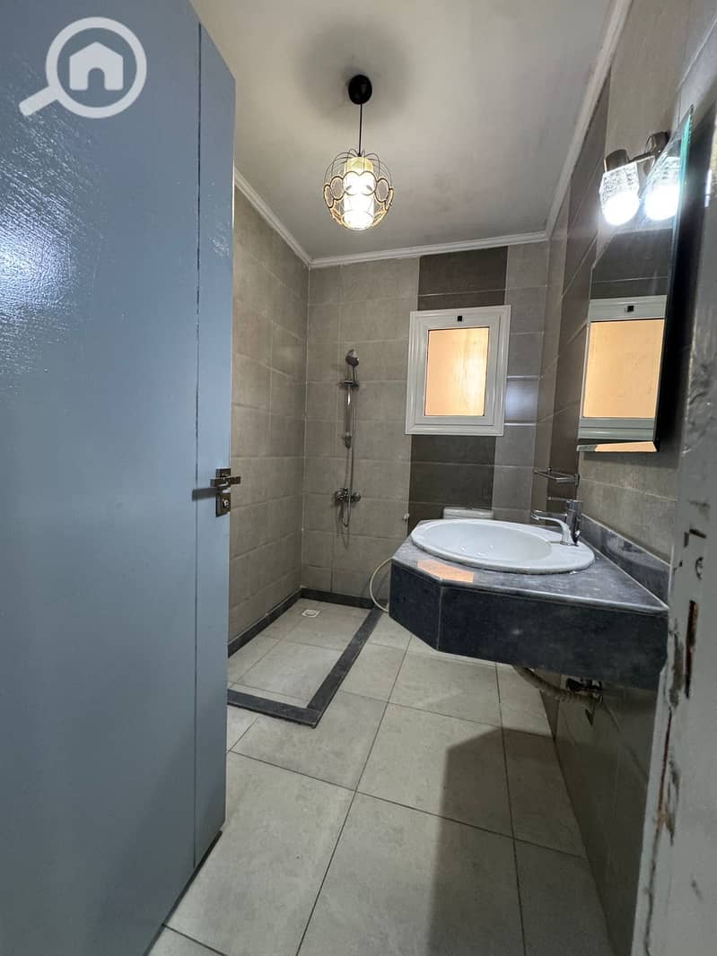 5 05625dfb-8ee2-4fd2-bbc0-1ff8cae07f3b. jpg