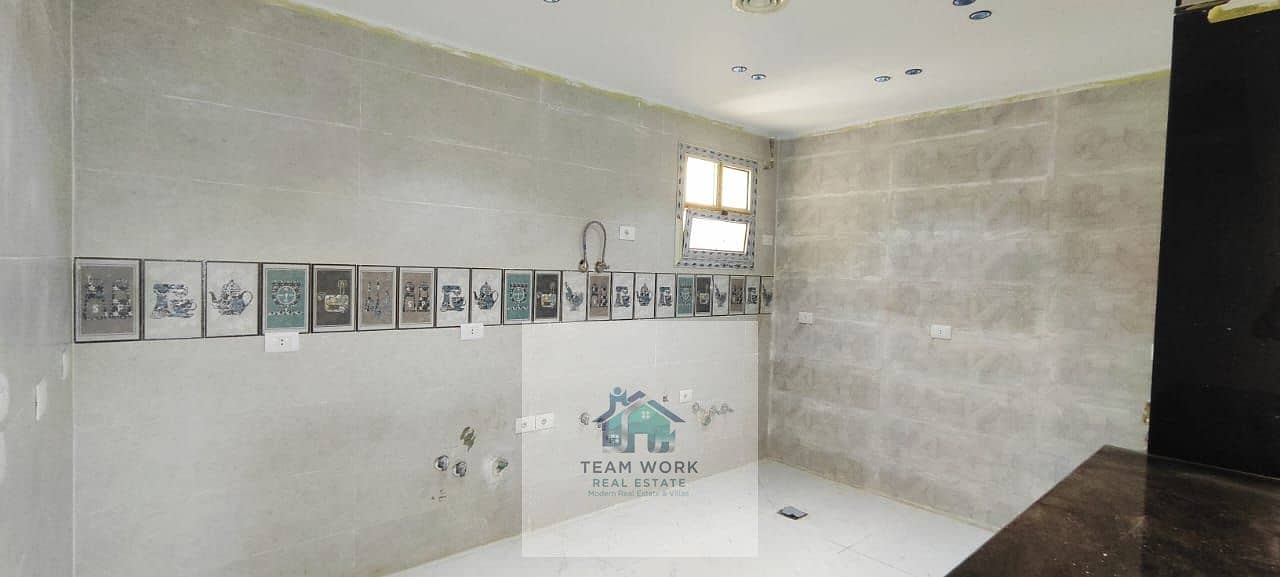 20 e81860b0-9579-43e6-8ef3-96e2e0bbf342. jpg