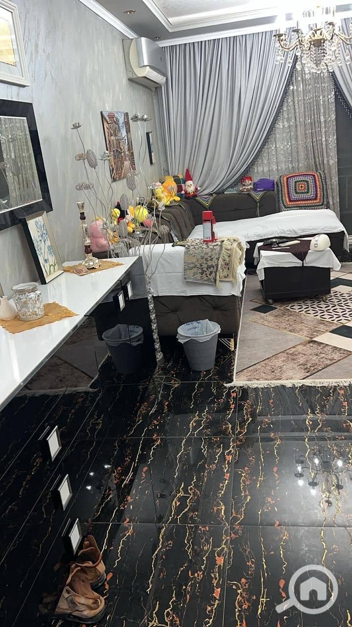 2 2f6f7c65-4653-4e71-ba37-bece60c31fe7. jpg