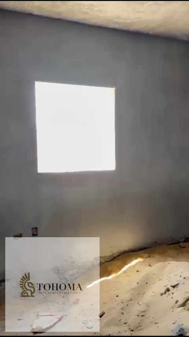 2 a5609afb-27dc-456e-8ba0-e2b1538a5122. jpg