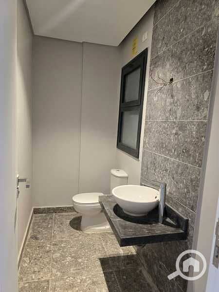 10 yIbmIwBszAOypVGBPzg3cP363L13CiF9Zr4totVw. jpeg