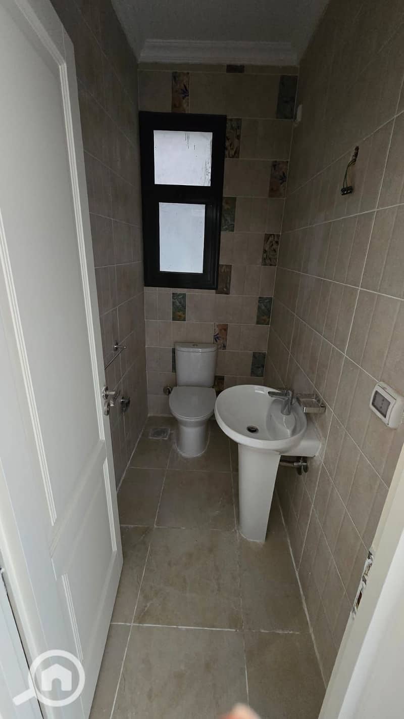 4 dee396eb-8838-4e8c-874c-a9436f53ad75. jpg