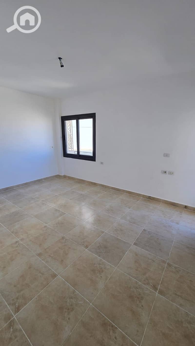 9 414ed56a-d258-45f4-acf1-d540c164fbff. jpg