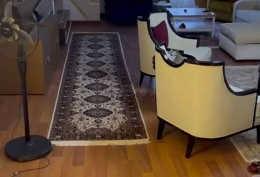 5 30f637ef-0491-4bb3-a2ad-cd27f0727c9a. jpg