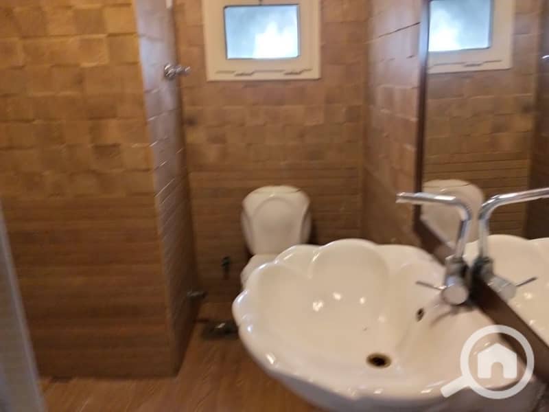 11 2582d709-9dbc-4923-b904-557a99e50bee. jpg