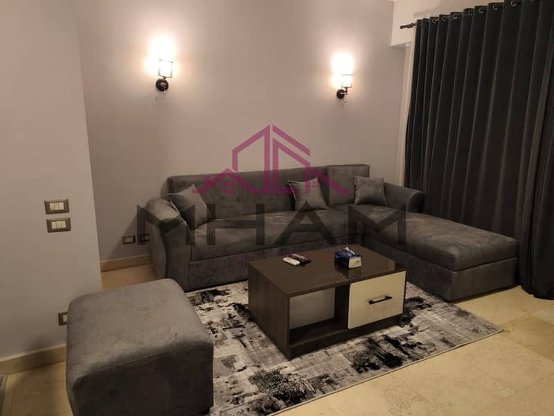 photo_5832585418292005835_y. jpg