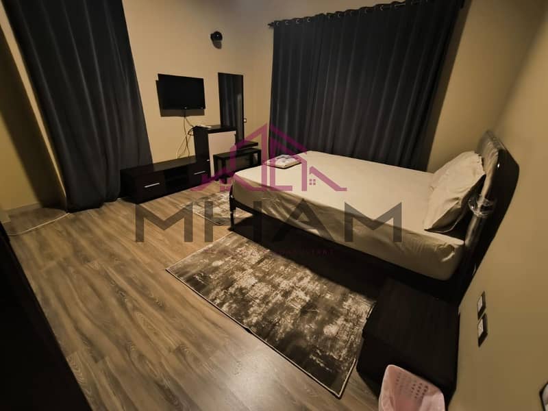 5 photo_5832585418292005837_y. jpg