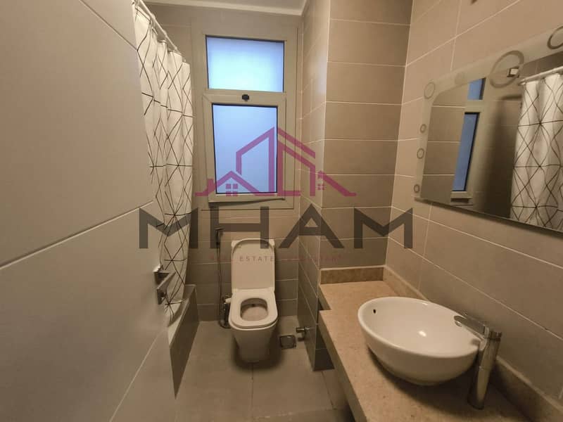 8 photo_5832585418292005841_y. jpg