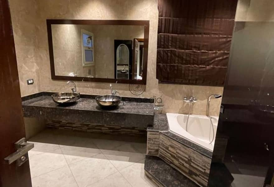 4 4ae5e76a-77b7-4997-a4d3-bae0a8f4aa8d. jpg