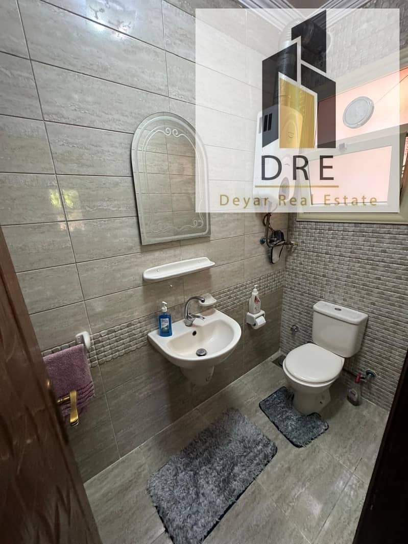 18 cfe93dda-2128-41e4-a054-68157d1dcdbc. jpg