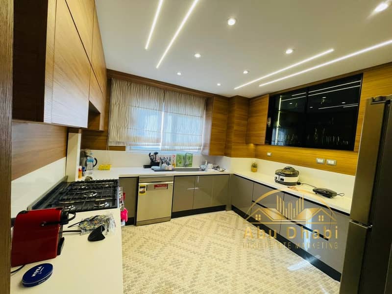 16 0d3bdcc0-ee1a-47ed-ba8a-1e6fa899ebba. jpg