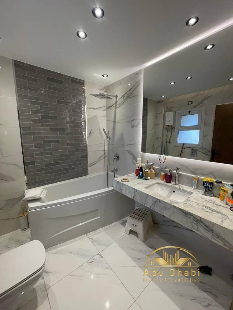 19 ef82d9c2-f245-42a8-aa30-c72ae35b329d. jpg