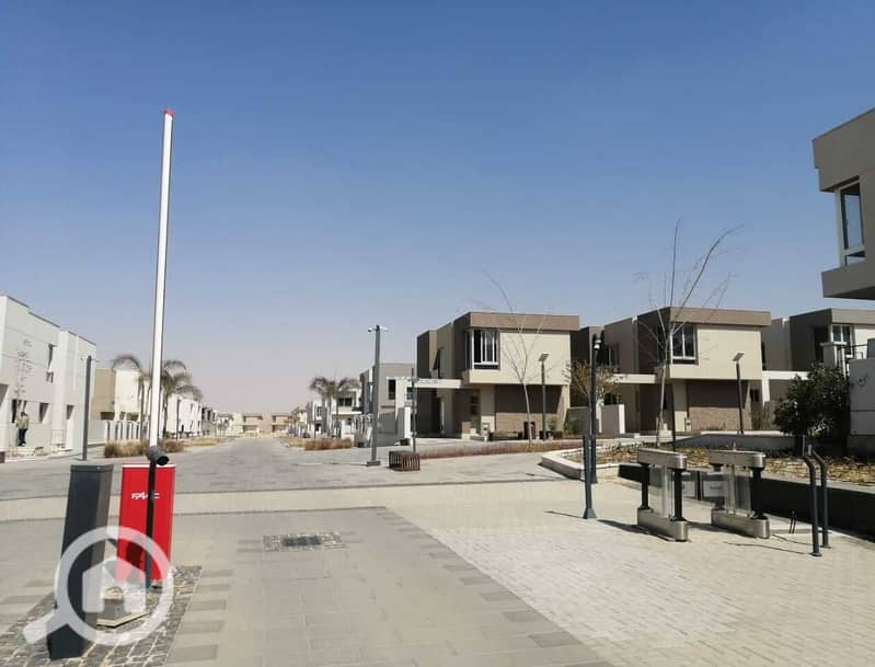 3 e7cb03e9-aba4-46e3-9751-8633d4ceaa2f. jpg