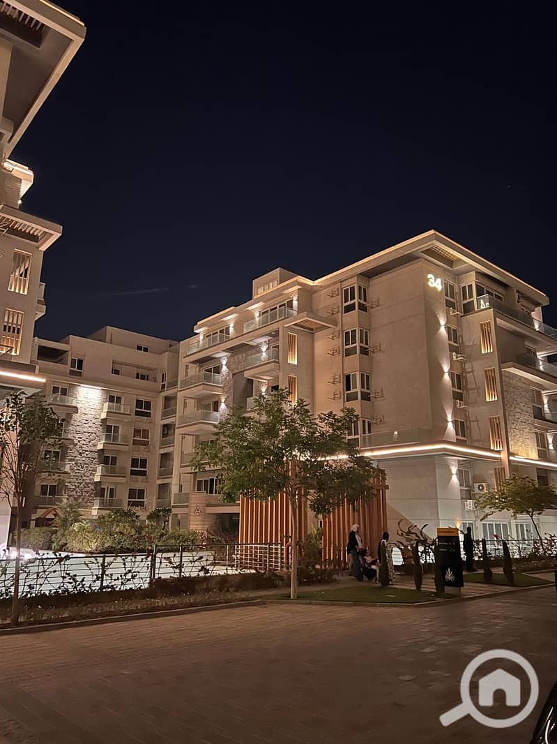 2 4b7cdb03-ab37-4e80-8f1f-a3b9a3e1c8ae. jpg