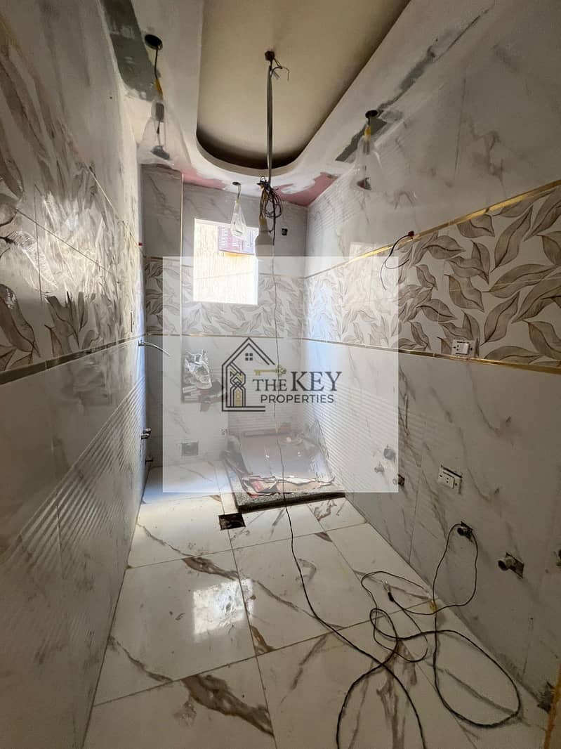 10 e6e7d4f7-b8a7-40d5-846d-cfec50c1df3e. jpg