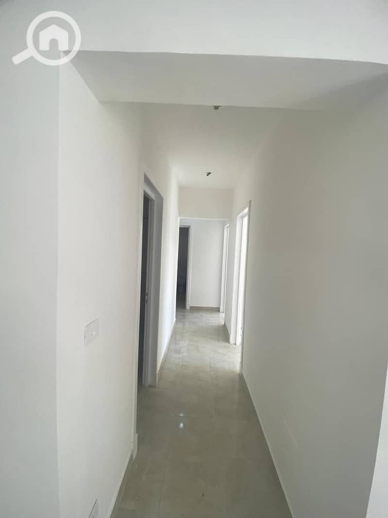 6 abc334b4-adbc-4e28-a191-0fc68c9e66bc. jpeg