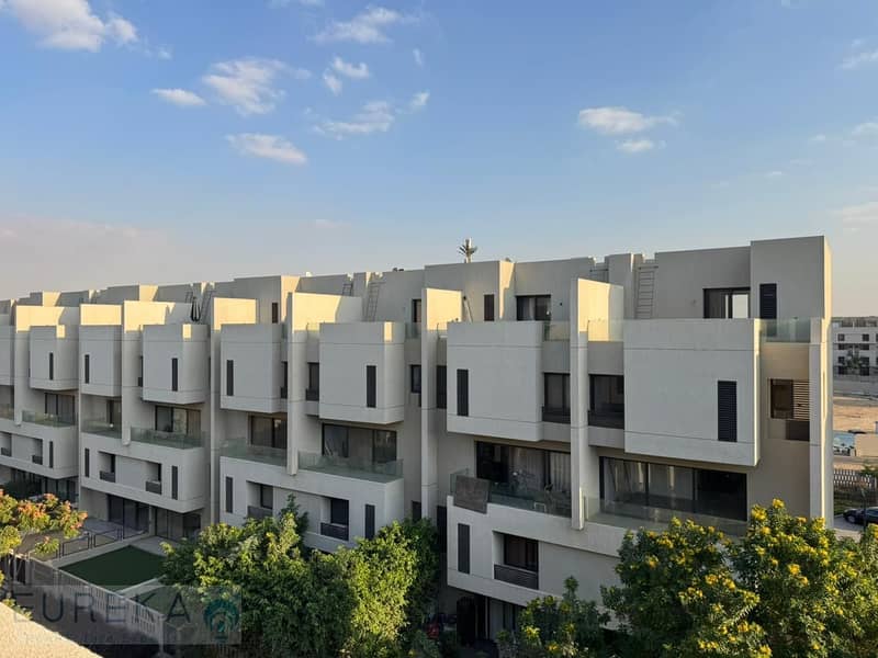 4 5d75ba1f-160c-4b99-a1aa-576a9a8ab0b2. jpeg