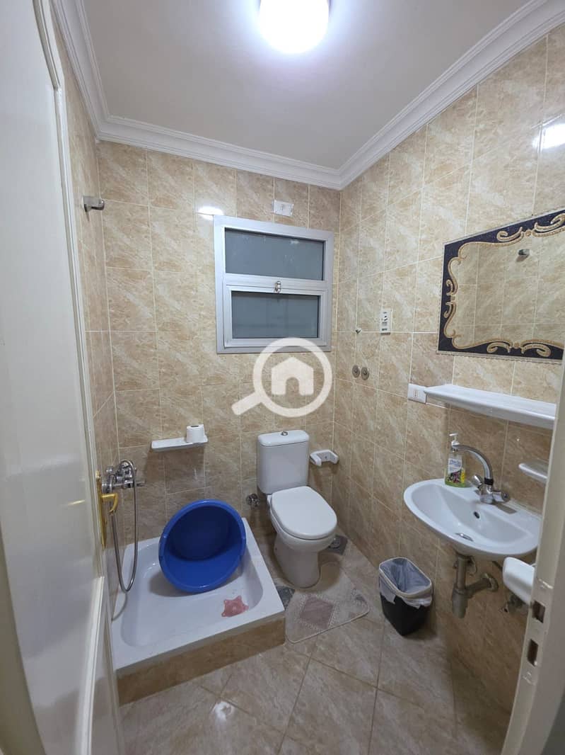 10 15bec917-6810-4235-8a08-6bbb27d36f31. jpg