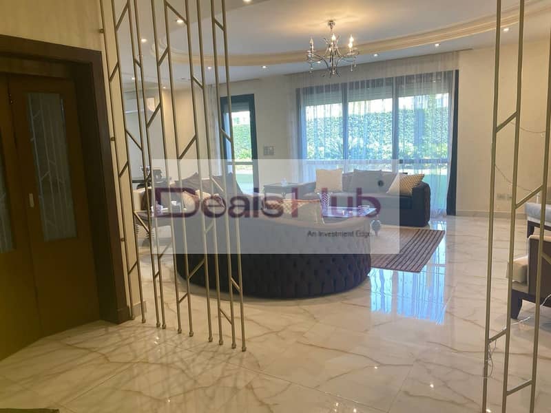 2 098d48b5-2a10-4c75-8e95-f76f2fe366c5. jpg