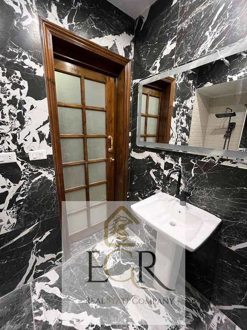 12 889e1574-abb5-4888-80b1-2cf980acffcd. jpg