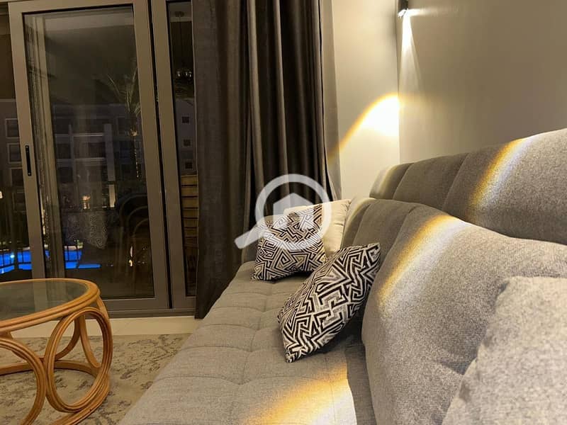 5 6fb7f951-4e0f-4487-97b8-193de33f55fe. jpeg