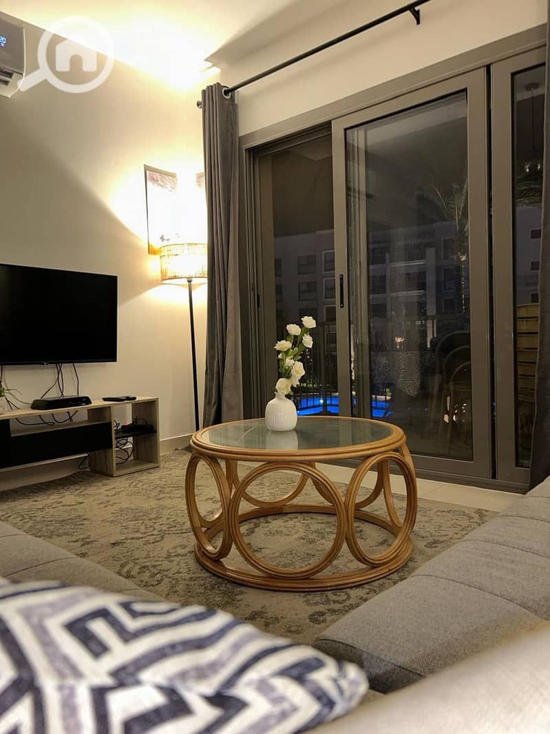 6 d8576a7a-7b81-42e2-a5e0-b64e3f46cee4. jpeg