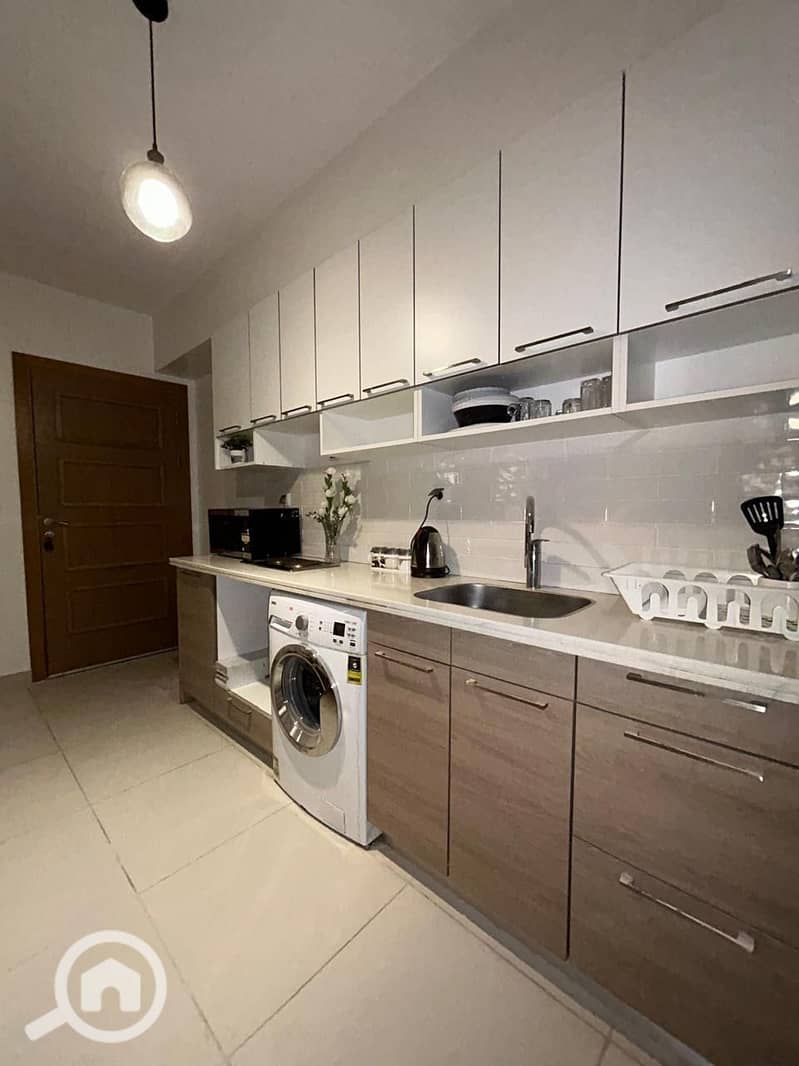 12 cb86e042-d88d-4292-9c64-6e41d4acb896. jpeg