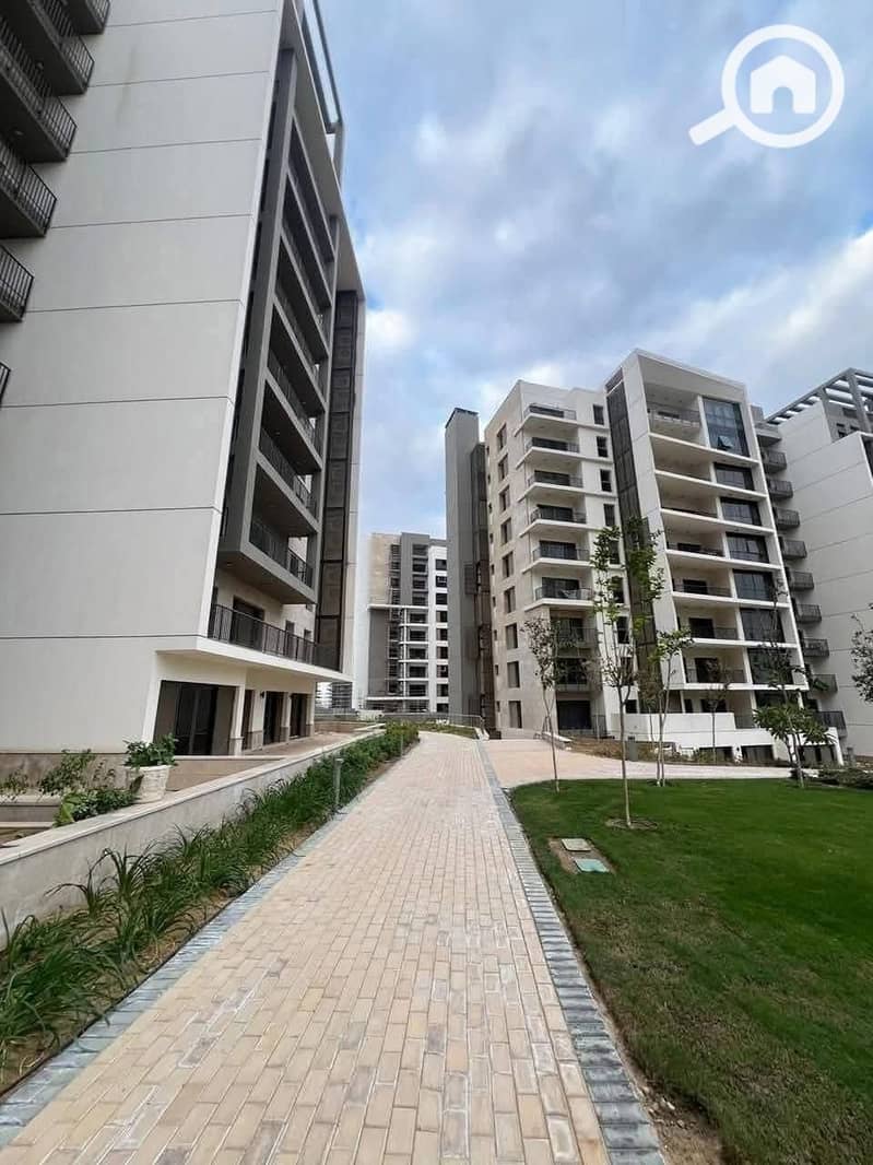 8 499947414_692420623746143_7281952875204300942_n. jpg