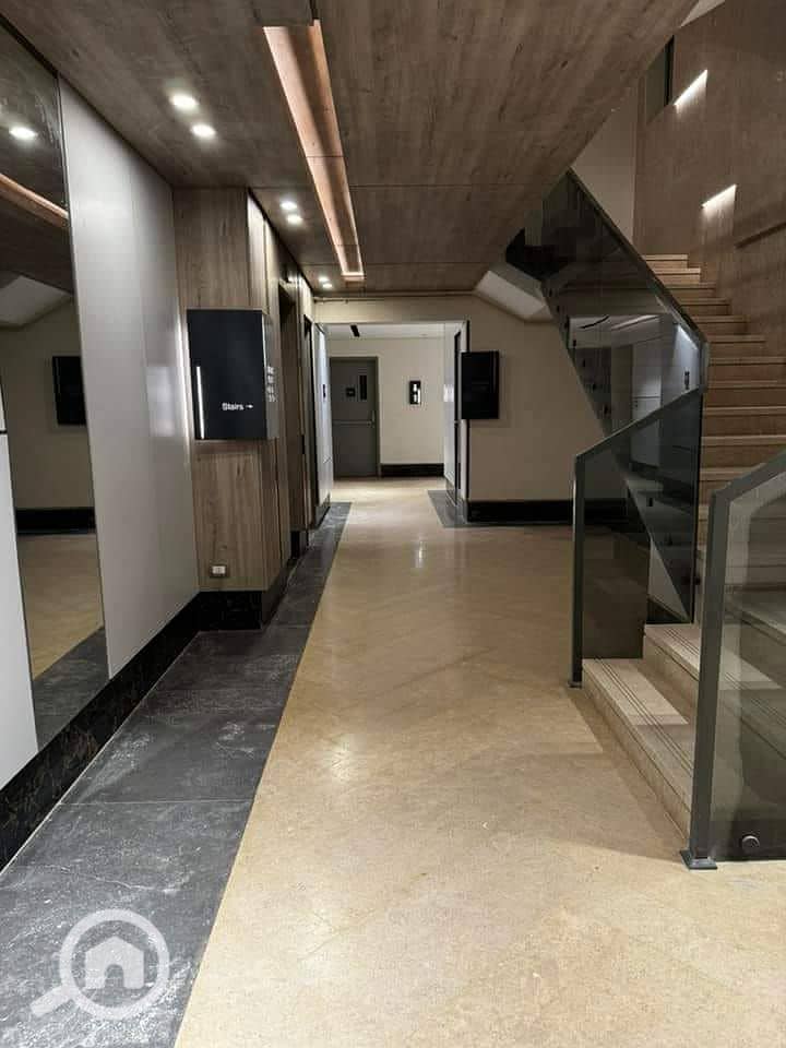 4 8f89f4c6-2418-49ae-8bdd-ea83bb4f4eb8. jpg