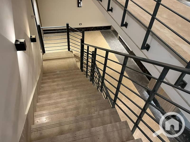 13 f5701395-f119-4ef6-a51b-e17101d81780. jpg