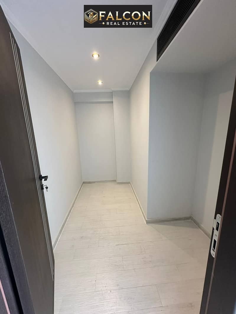 11 d47e58e2-3bb8-4a87-8e64-367caca7b29d. jpg