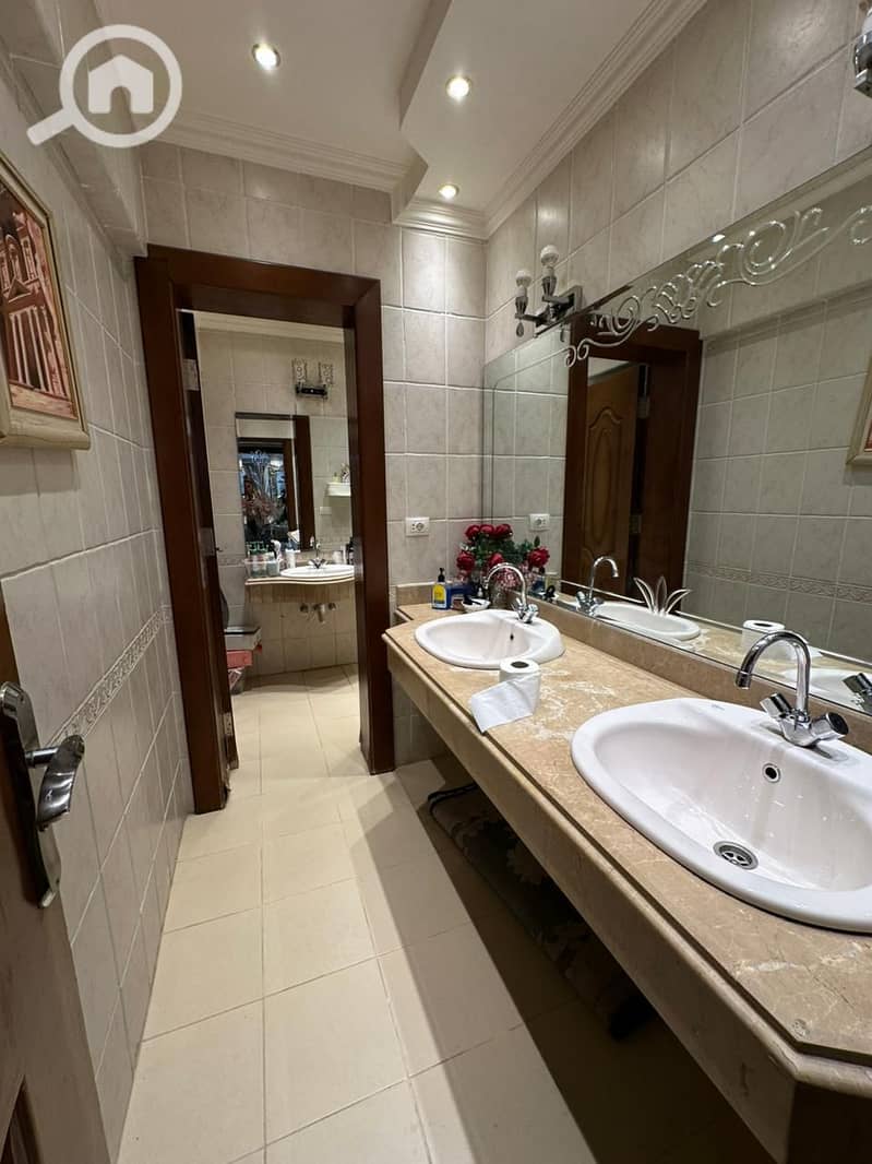 4 1c2ae233-1804-4e4d-8273-791df4c751cf. jpeg